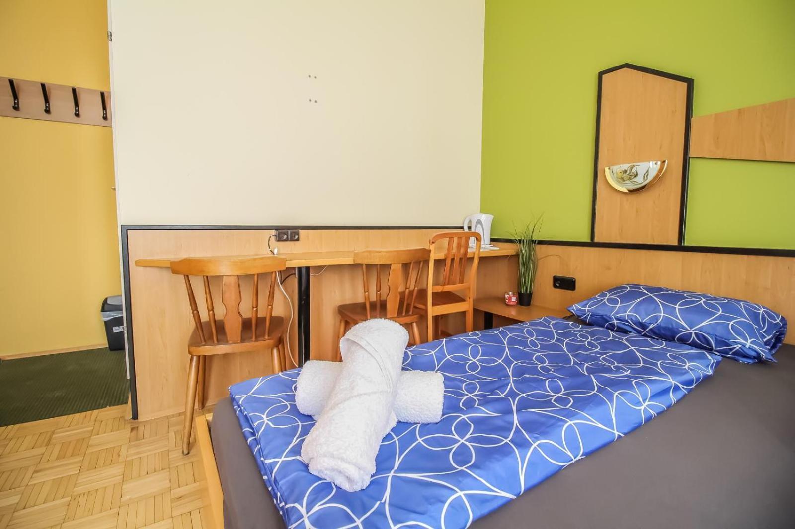 Affordable Central Rooms, 10-Min To Lugner City Виена Екстериор снимка