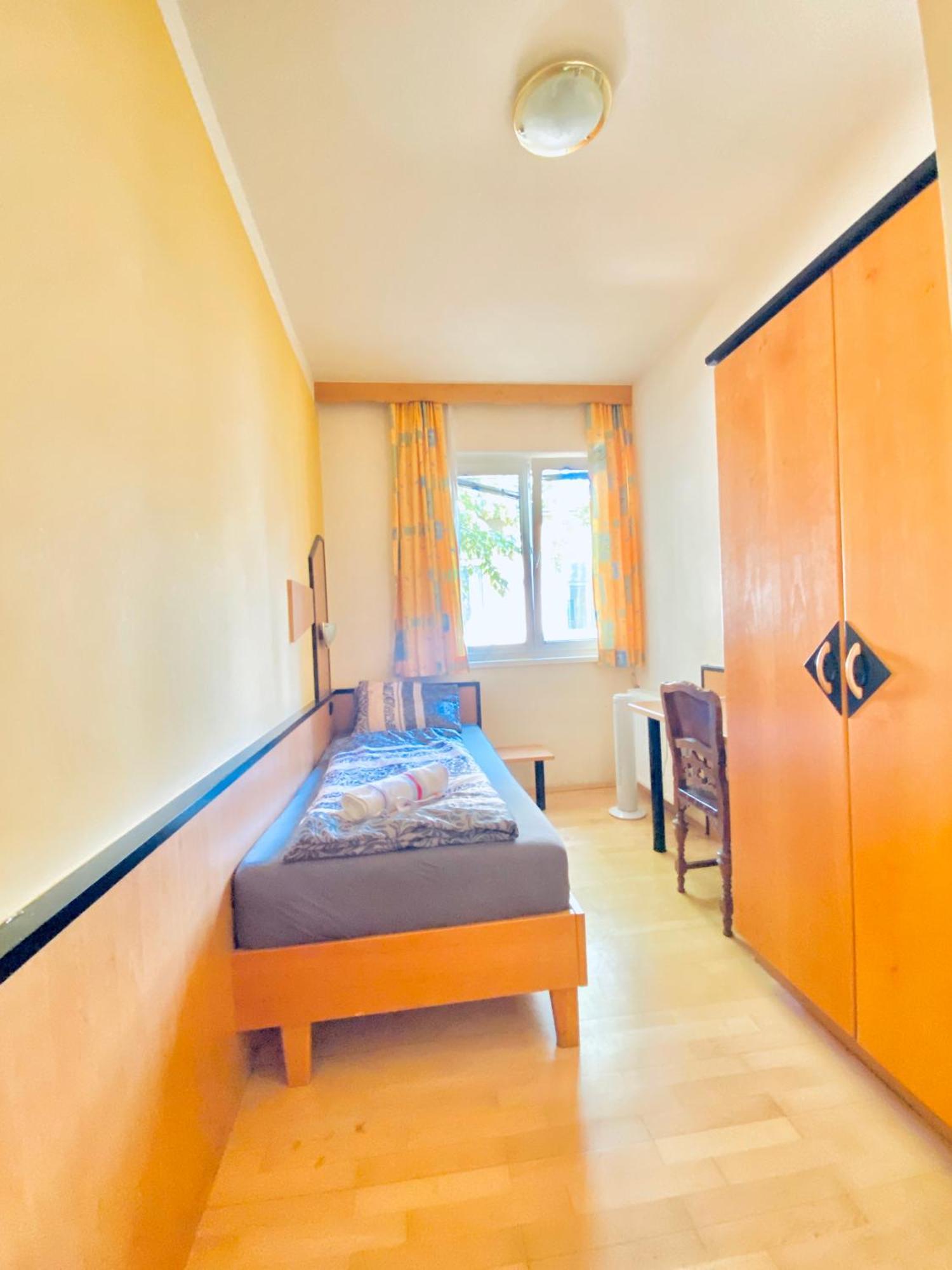 Affordable Central Rooms, 10-Min To Lugner City Виена Екстериор снимка
