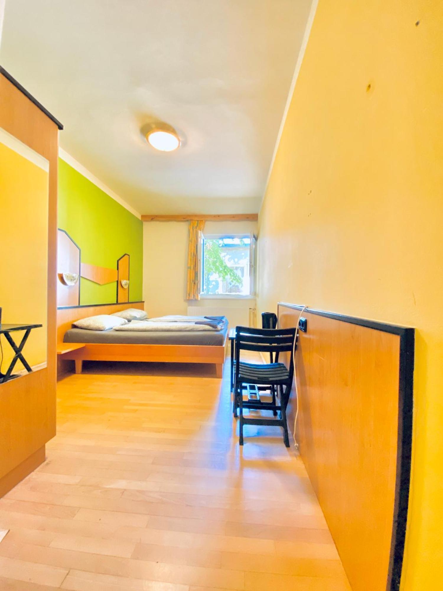 Affordable Central Rooms, 10-Min To Lugner City Виена Екстериор снимка