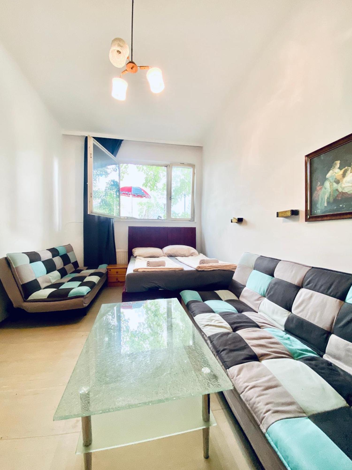 Affordable Central Rooms, 10-Min To Lugner City Виена Екстериор снимка