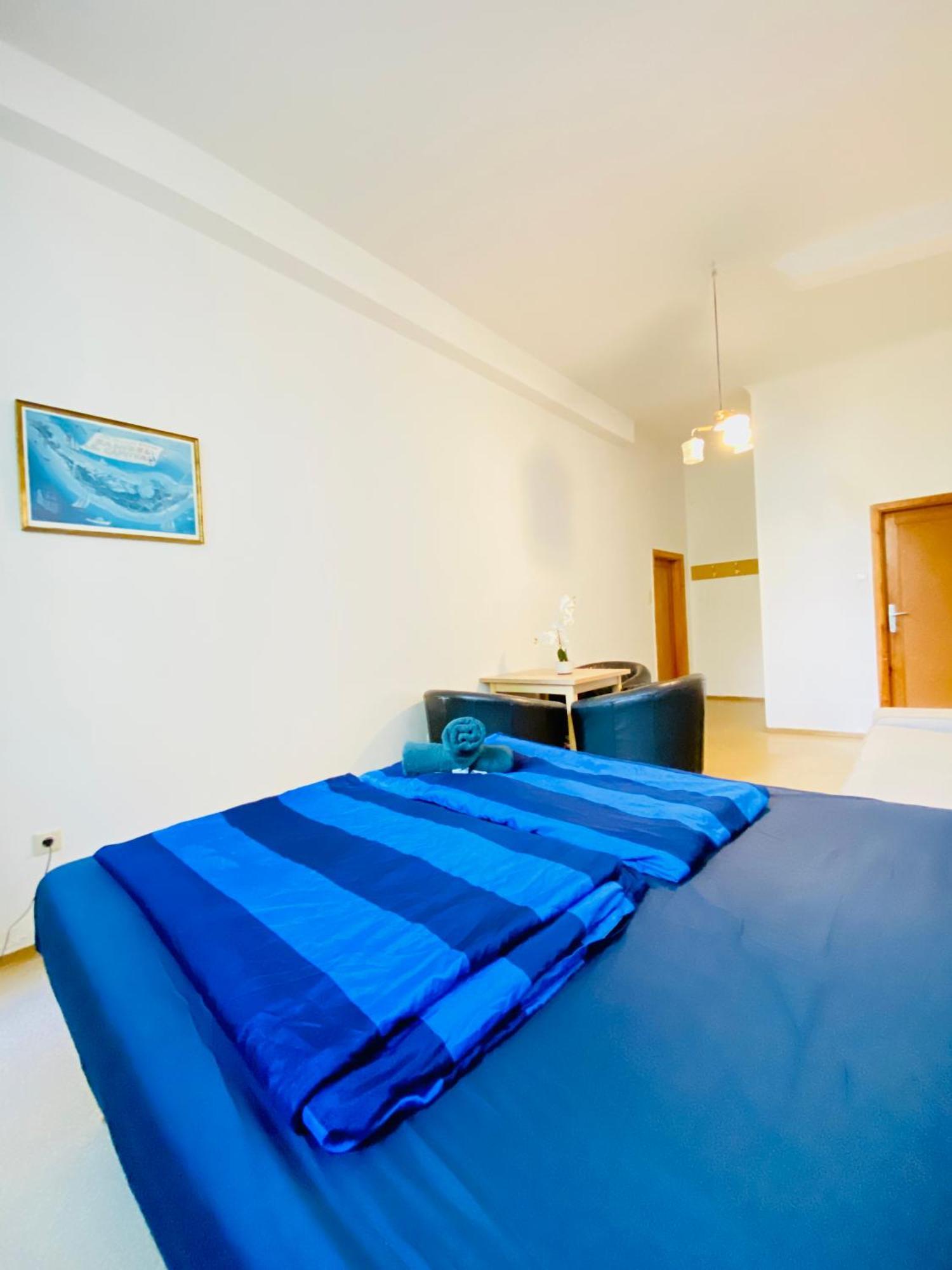 Affordable Central Rooms, 10-Min To Lugner City Виена Екстериор снимка