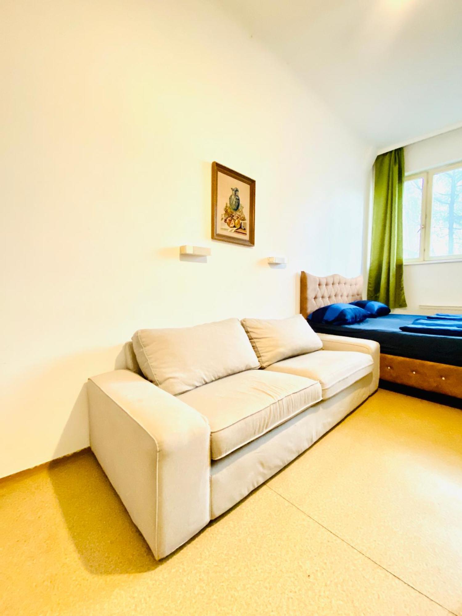 Affordable Central Rooms, 10-Min To Lugner City Виена Екстериор снимка