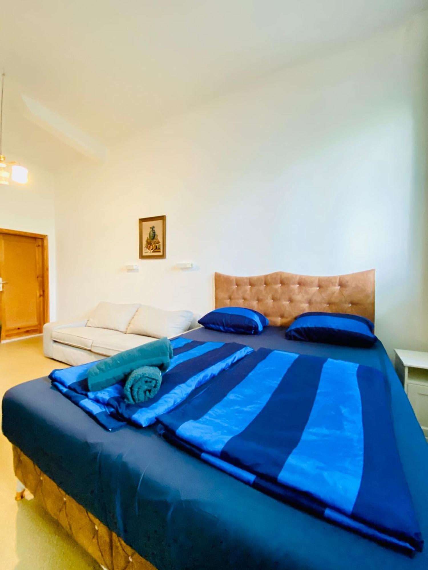 Affordable Central Rooms, 10-Min To Lugner City Виена Екстериор снимка