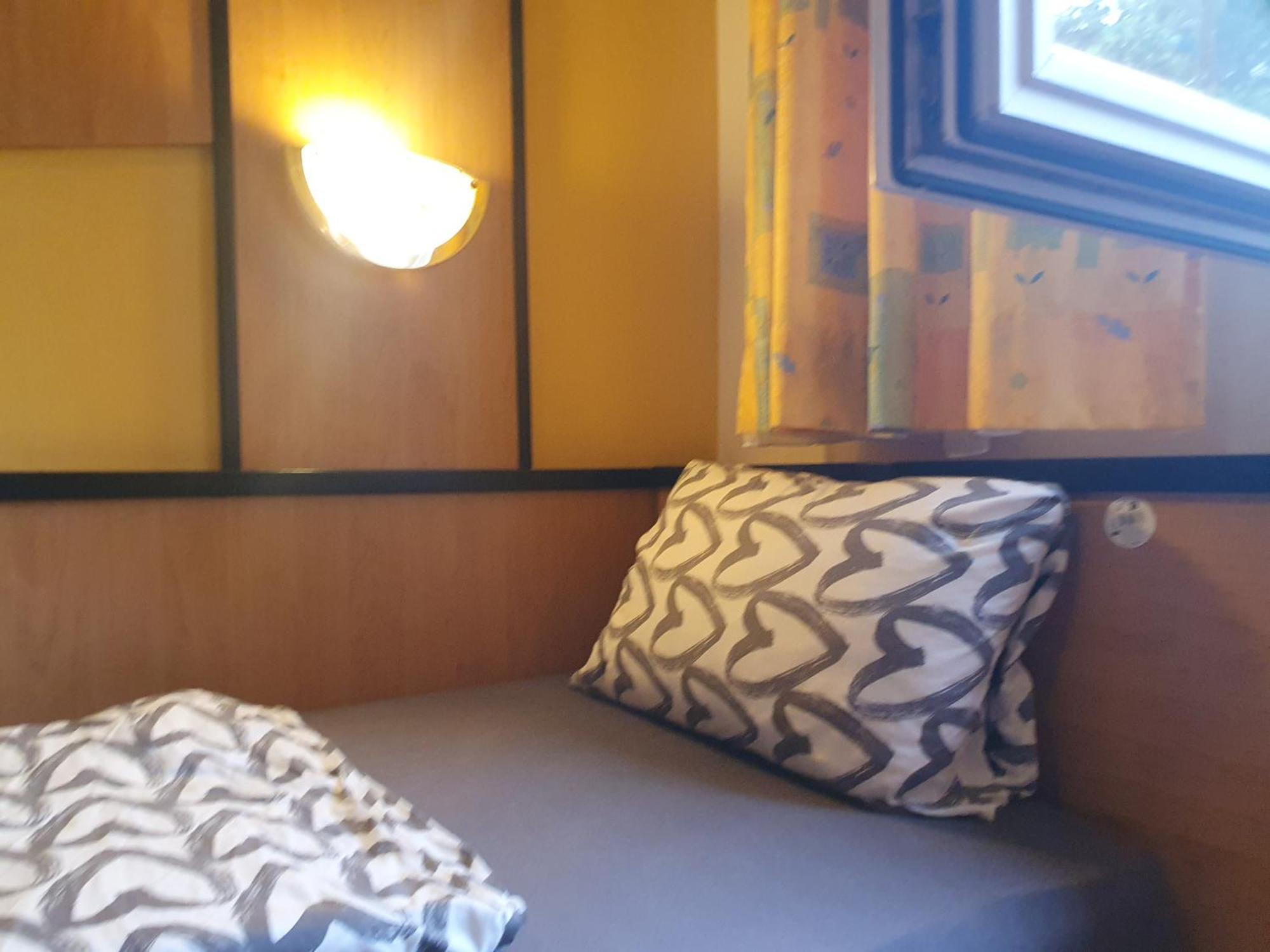 Affordable Central Rooms, 10-Min To Lugner City Виена Екстериор снимка