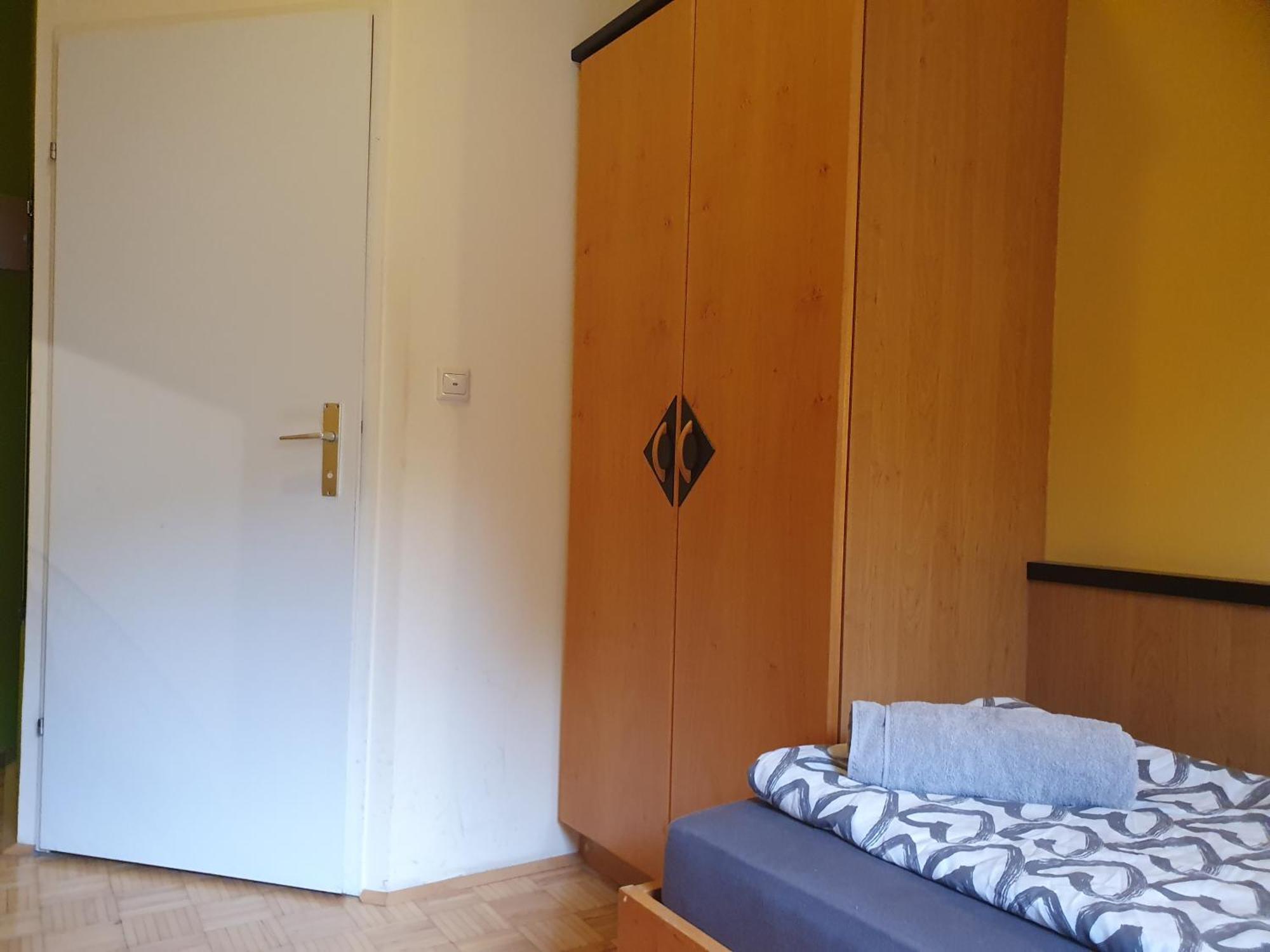 Affordable Central Rooms, 10-Min To Lugner City Виена Екстериор снимка